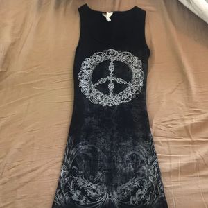 Black vocal peace sign tank top